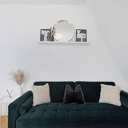 Roomy One Bed Loft Apartment Bishop's Stortford Esterno foto