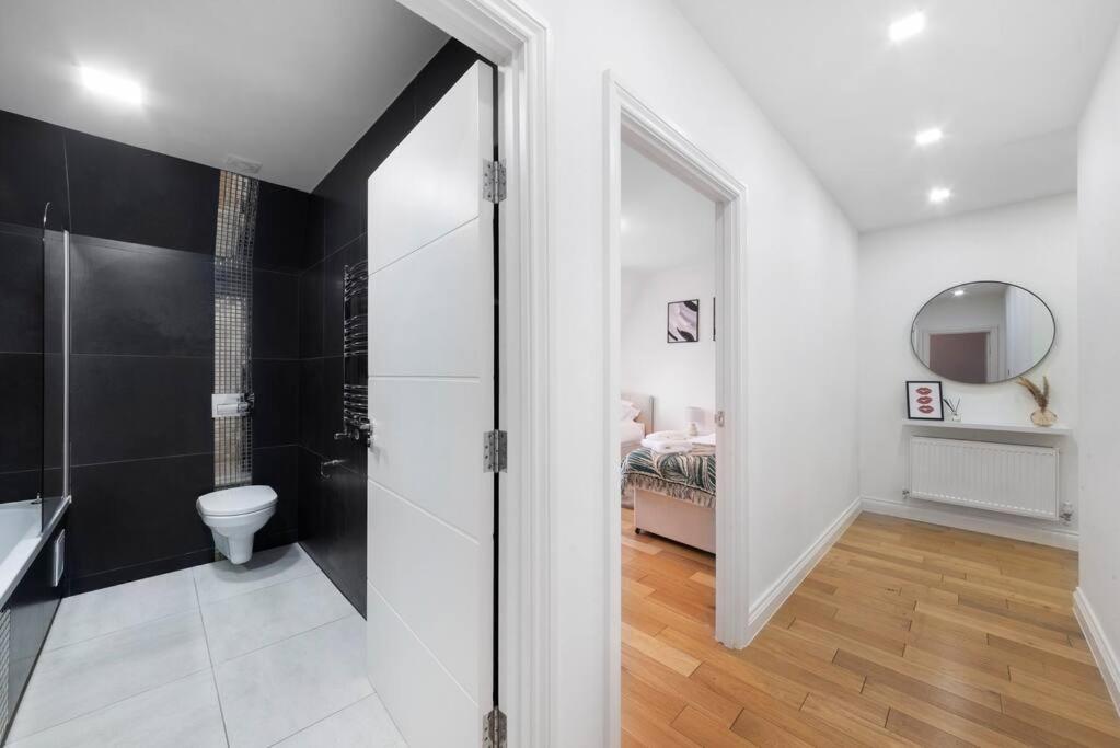 Roomy One Bed Loft Apartment Bishop's Stortford Esterno foto
