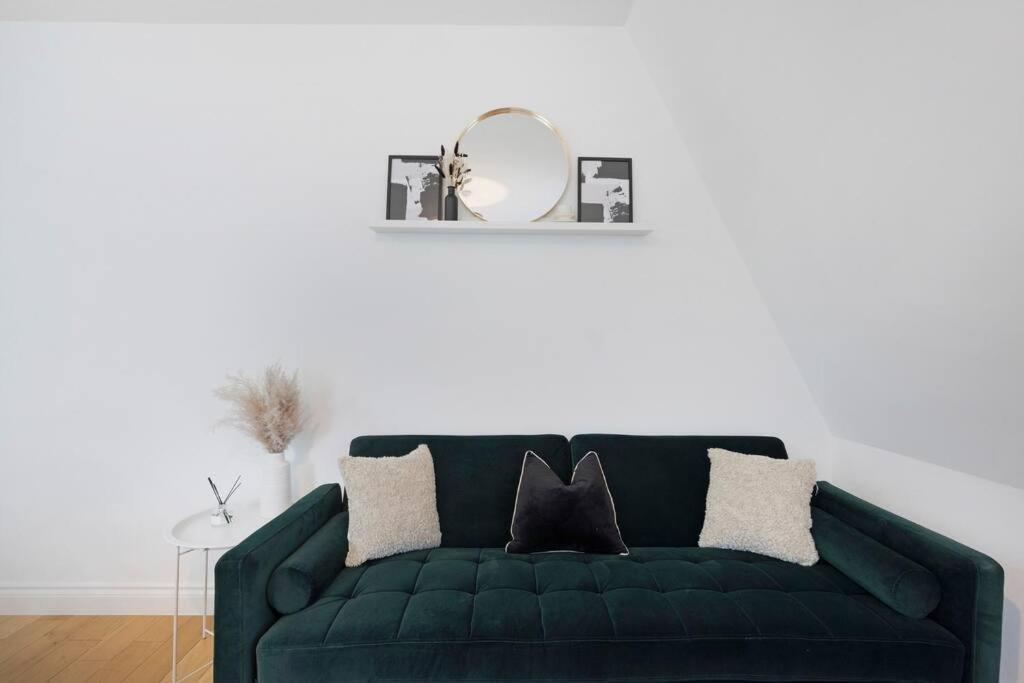 Roomy One Bed Loft Apartment Bishop's Stortford Esterno foto
